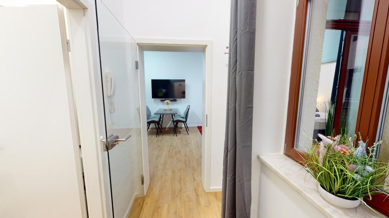 Sweethome - Luxus Pur - Grosse Kueche, Wifi Magdeburg Eksteriør billede